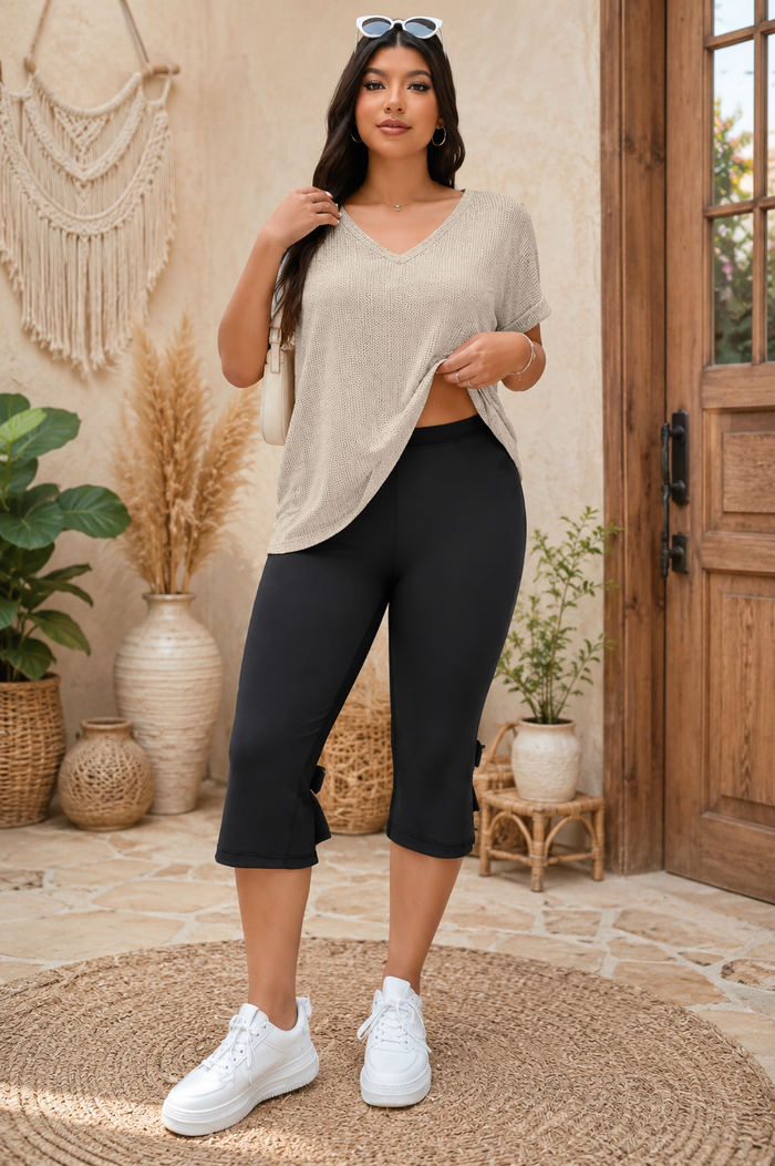 Dainty Bow Capris Curvy